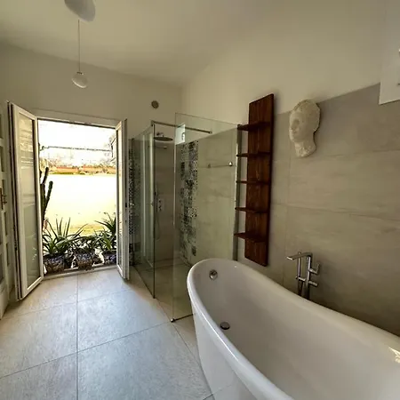 Appartement Charming With Baroque View -