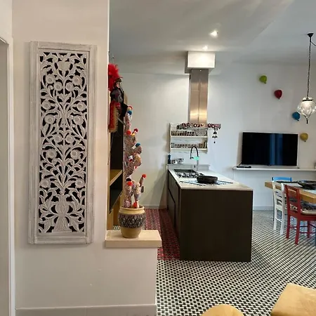 Charming With Baroque View - Apartment *
