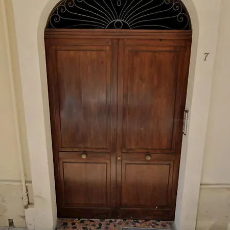 Apartament Charming With Baroque View - Lecce