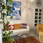 Charming With Baroque View - ليتشي