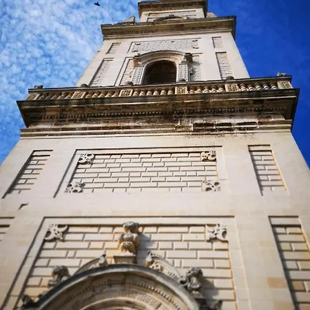 Charming With Baroque View - شقة *
