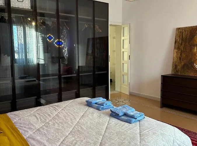 Charming With Baroque View - アパート *